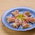 料理メニュー写真 季節の果物とチーズの生ハムカルパッチョ