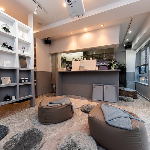 竹炭を使ったお料理とお家にいるかのよう安心感のある空間を提供するお店