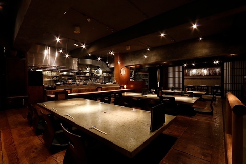 酒肴盛り合せ。MARUのおすすめです。季節ごとに変化するの前菜九種を一皿でどうぞ！