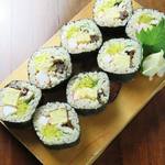 穴子、エビ、たまご…豪華な具材がぎっしり詰まった「ごっちゃ巻き」は先代考案の当店名物メニュー。