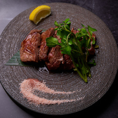 《全席喫煙OK！》禁煙ムードで喫煙できる場所やお店がどんどん減っている昨今。当店なら、愛煙家のお客様も肩身の狭い思いをしなくて済みます。友人との飲み会・女子会・パーティーといった盛り上がる席でも、我慢せずにお食事・おタバコ・お酒を存分にお愉しみ頂けます。