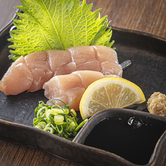 朝引き鶏の極上ささみ造り〜本場・九州の甘口醤油で味わう鮮度抜群の一皿〜の写真