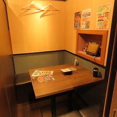 ◆ 2人だけの時間を楽しめるプライベート空間◆ 大切な方との特別なひとときを個室で◆ 落ち着いた雰囲気の2名個室で、親密な時間を◆ 周囲を気にせず語り合える、カップルに最適な空間◆ 居酒屋で味わう2人だけの贅沢立川駅北口で少数の2名様向けの落ち着く個室居酒屋！！ご予約は当日でも喜んで承ります♪