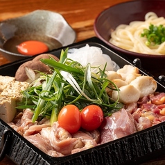 当店名物の鳥スキヤキ鍋！『鳥すき』2,420円(税込)の写真