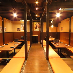 ◆ 足元ゆったり、上質な掘りごたつ席◆ 落ち着いた雰囲気で味わう贅沢時間◆ 接待や宴会に最適な掘りごたつ空間◆ 和モダンの個室で心地よいひととき◆ 居酒屋で味わう大人の贅沢立川駅北口から2分と駅近の好立地居酒屋！立川での忘年会や新年会、貸切パーティーに大型宴会は当店にお任せください♪♪