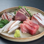 競り札定番の地魚や酒肴が勢揃い★鮮度抜群の魚介と職人の技が光る逸品は、お酒との相性も間違いなし