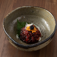 馬ユッケ ～ウニとキャビア添え～