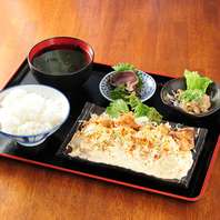 チキン南蛮定食！こちらオールタイムでやっています♪