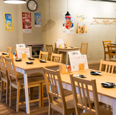 【テーブル席　全14席】少人数でのご来店も歓迎☆2名様掛けのテーブル席も1つご用意しております。仲の良いご友人とのサシ飲みや、居酒屋デートでのご利用にオススメです◎