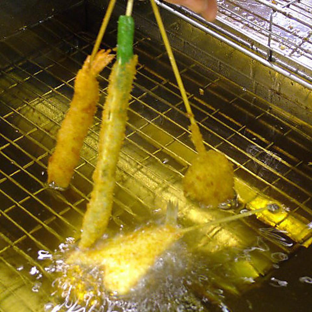 100％コーンサラダ油を使用！オーダー後に揚げるのでいつでも揚げたてが楽しめます。