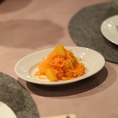 にんじんとオレンジ ドライマンゴーのサラダ