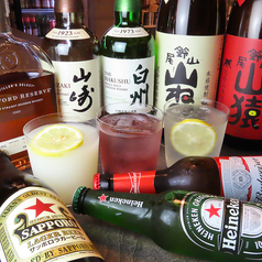 多彩なドリンクが勢揃い！お酒に合うおつまみも充実♪