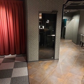 店内に喫煙ルームを完備。喫煙者にも安心してお過ごしいただけます。