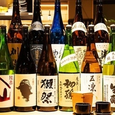 全国各地の蔵元から銘柄日本酒を豊富に取り揃え、料理にあった日本酒の選び方から飲み方まで、粋に楽しく会話して教えます！