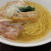 鶏の旨み引き出す澄んだ醤油スープへのこだわり