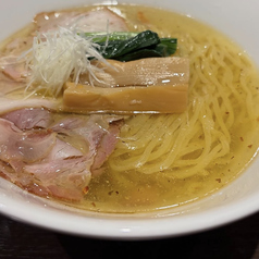鶏の旨み引き出す澄んだ醤油スープへのこだわり