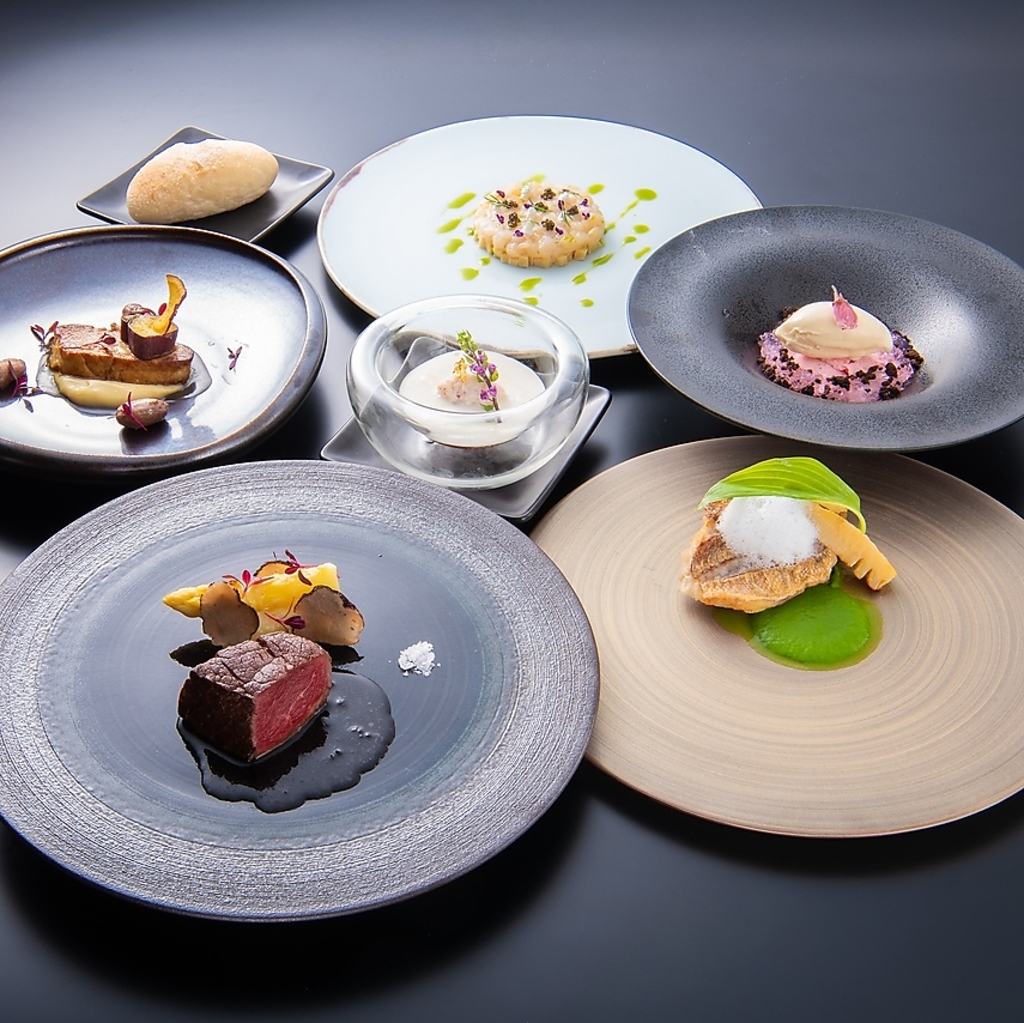 当店SPコースでは研鑽を重ねたシェフ達が贈る『五感で味わう、極上のフレンチ』を体験いただきます