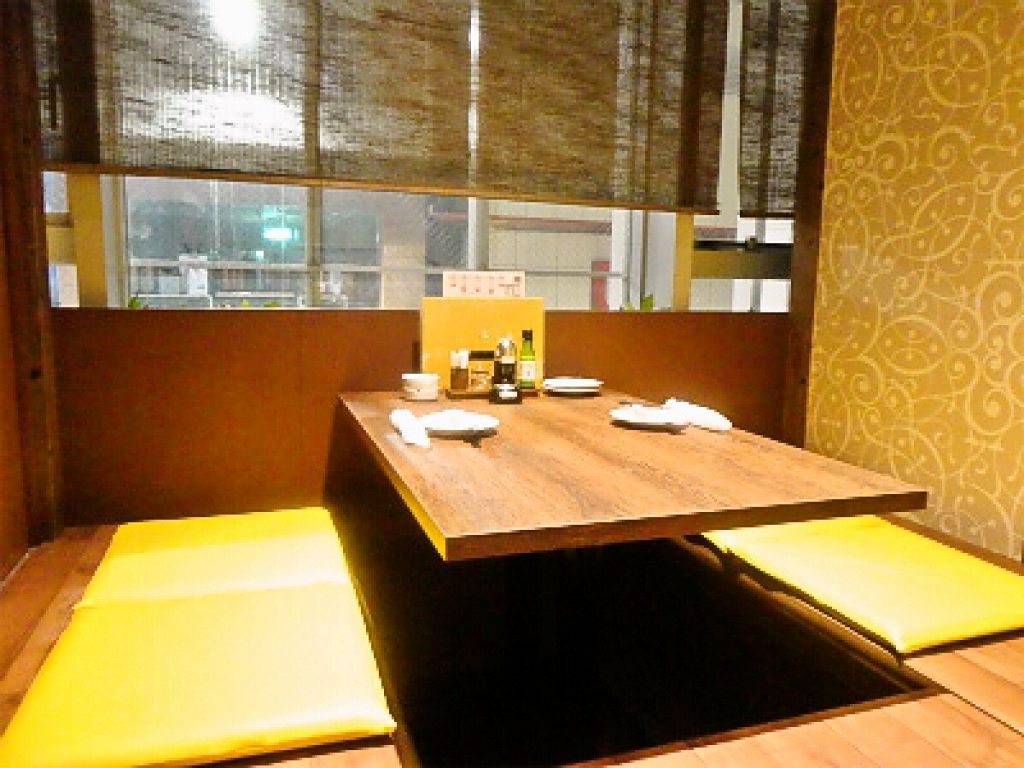 各個室は小上がり個室になっており、全席掘りごたつ個室なので女子会にもぴったり！