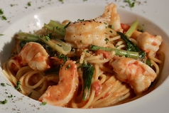 ごろごろ海老のトマトクリームパスタ