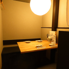 店内奥にもソファー席をご用意しております！