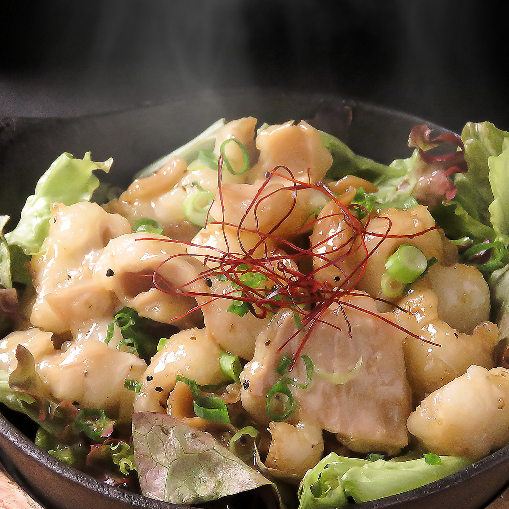 【海鮮以外のお料理も充実】飲み会にピッタリな、馬刺しやからあげといったお肉料理も豊富にご用意◎