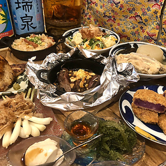 名物の「〆ステーキ」と多彩な沖縄グルメ