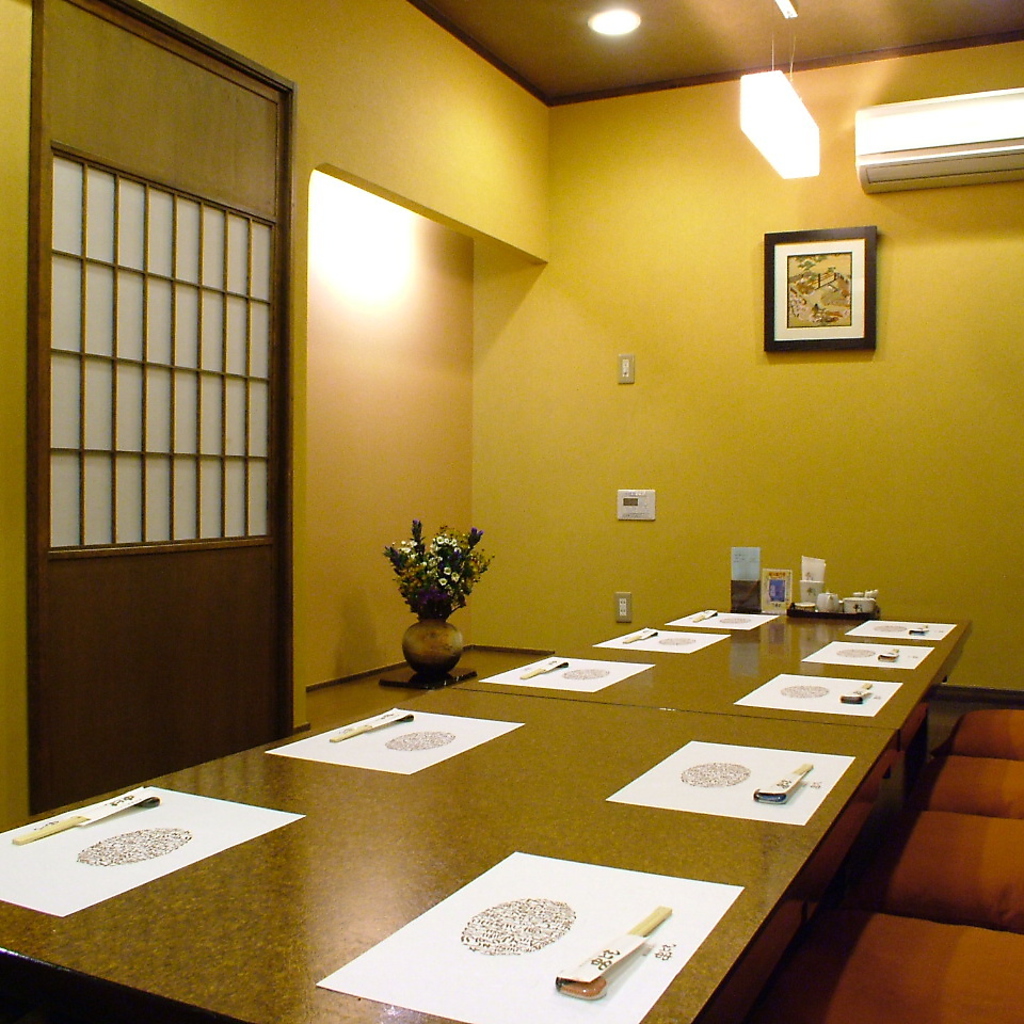 幅広いシーンに利用できるお店。友人や同僚との飲み会から会社宴会、親族の集まりに◎