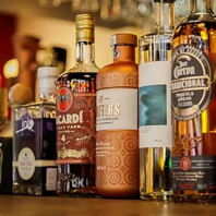 世界の厳選酒を楽しむ！あなただけの特別な一杯