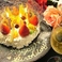 【お祝い事におすすめ】誕生日や会社仲間の大事な節目の際等、お祝いの日・感謝の気持ちを伝えたい日には、とっておきのサプライズで思い出に残る一日を過ごしませんか？当店では、事前にご相談いただければ《ケーキ・花束・色紙》等のご用意が可能です。新浦安でのサプライズなら海鮮料理が自慢の「はなの舞」へ！