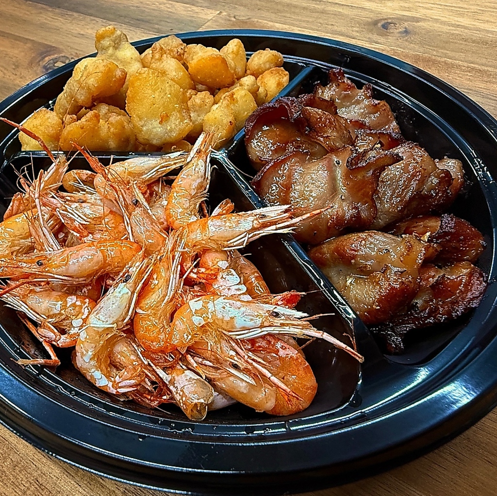 豊富なおつまみメニューもご用意◎お酒のお供に是非いかがでしょうか？