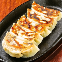 熱々鉄板焼き餃子