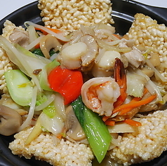 当店人気メニュー海鮮おこげ♪