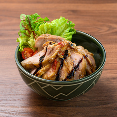 ローストチキン丼