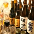 日本酒や焼酎はもちろん ワイン<常時10銘柄以上>やカクテル<全30種>、果実酒<全8種> etc…様々なニーズにお応えできるよう ジャンルも種類も豊富に取り揃えております！もちろんビール、ハイボール、サワー各種もバラエティに富んだラインナップでご用意しております！