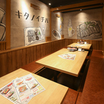 仕事帰りのサク飲みや女子会にも！　※写真は系列店