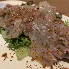 昆布締め鯛のカルパッチョ又はセビーチェ
