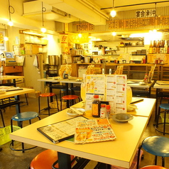 大阪下町のような雰囲気の店内。2次会や3次会の利用も人気です！　