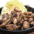 料理メニュー写真&nbsp;鶏肉とキャベツの鉄板焼き～辛味噌で～