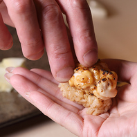 市場直送の旬素材を愉しむ本格江戸前鮨をご賞味あれ