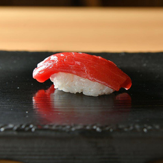 本まぐろ(一貫)/サーモン炙りチーズ(一貫)/生つぶ貝(一貫)/海老(一貫) 各