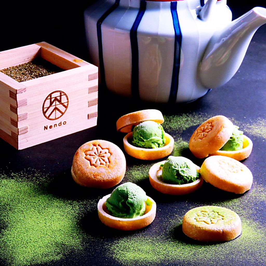 抹茶ぜんざいやほうじ茶アイスなど甘味処としてもお寛ぎ頂けます
