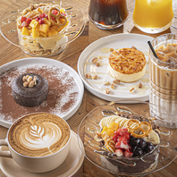 とろけるパンケーキとアレンジトッピングを楽しむ♪