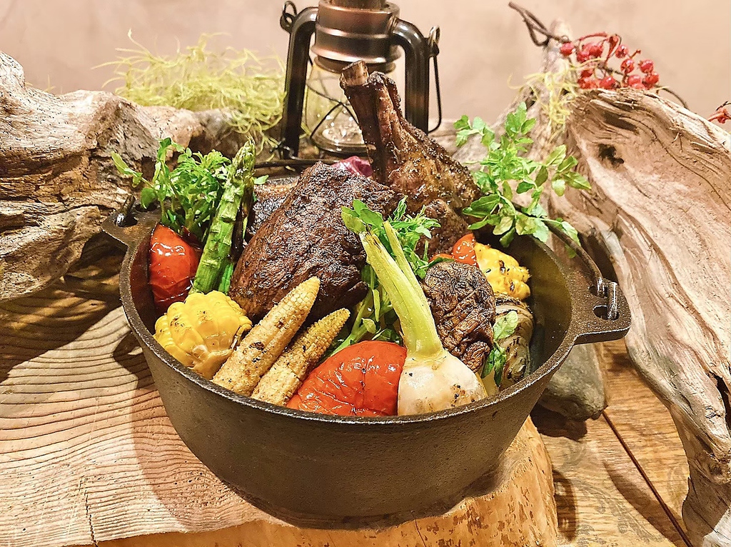 シェフこだわりの創作料理はメニューも豊富♪日替わりメニューもたくさんあって選ぶのが楽しい！