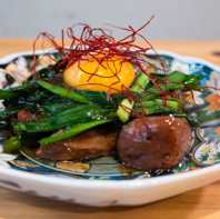 【五感を刺激する炭火料理】名物レバニラや厳選串に酔う