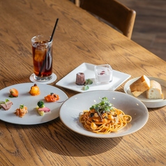 プレミアムランチセット【前菜+パン+パスタ+デザート+ドリンク】