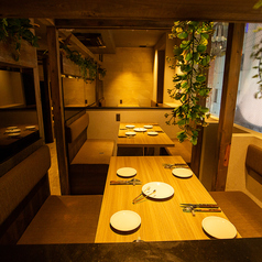 テーブルのお席は、レイアウト変更可能です！人数・お席などのご相談も承りますので、店舗までお問い合わせください！