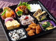 テイクアウト　お弁当承っております