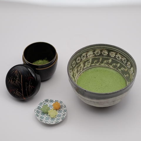 抹茶×ウイスキーの新感覚カクテルをご提供。和洋折衷空間で季節のアフタヌーンティー