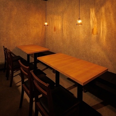 《大人数様向けテーブル席》【6名様から10名様】飲み会や各種ご宴会におすすめのお席です。広々としたテーブル席でお食事をお楽しみください。