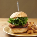 料理メニュー写真&nbsp;クリスピーチキンバーガー